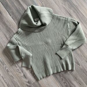 NWOT pale olive green vowel neck sweater size M